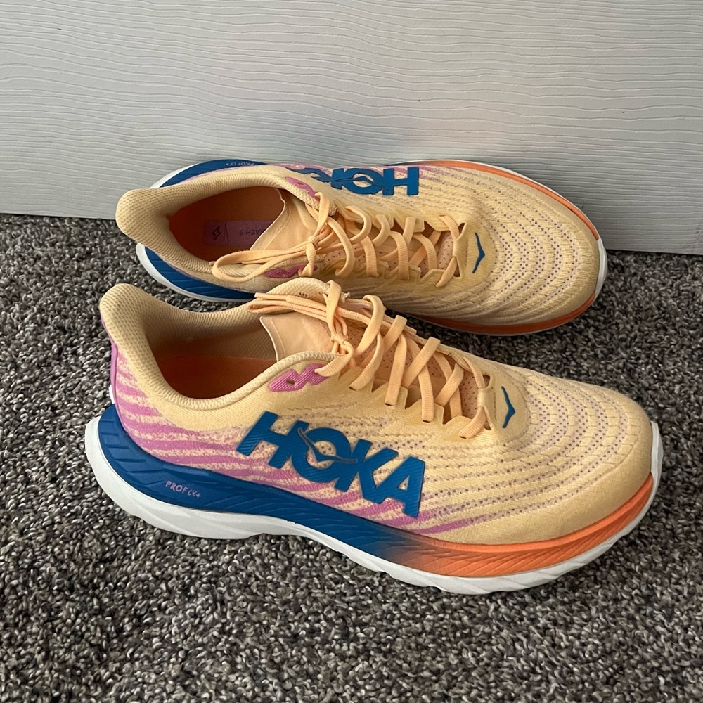 HOKA ONE Women's Mach 5 running shoes in Impala/Cyclamen light orange 10.5